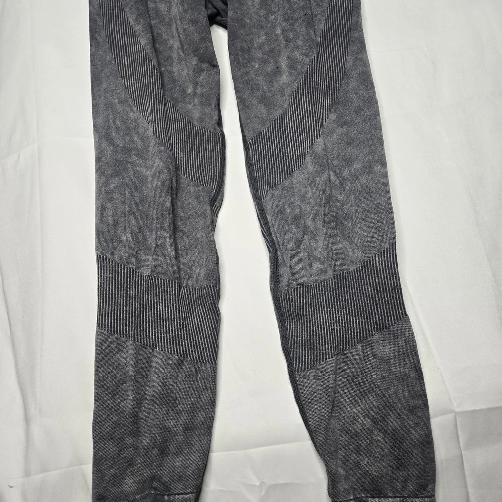VS PINK Seamless Leggings Gray Acid Wash Size Medium High Waist Activewear